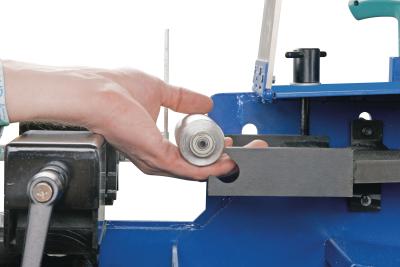 Kombinierte Rohr-, Profil- und Bandschleifmaschine Metallkraft KRBS 101 AS mit integrierter Absaugung