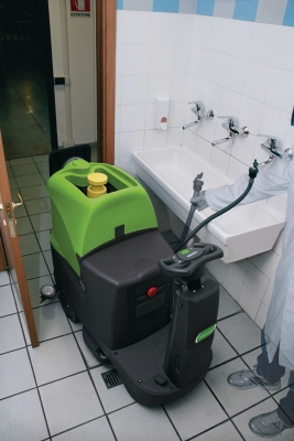 Aufsitzscheuersaugmaschine ASSM 560 mit automatischem Antrieb und Scheibenbürste
